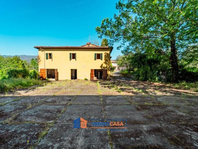 Villa Indipendente in vendita a Unione di Comuni Valdarno e Valdisieve, Reggello