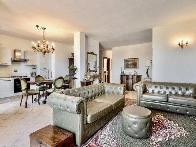Villa Indipendente in vendita a Unione di Comuni Valdarno e Valdisieve, Reggello