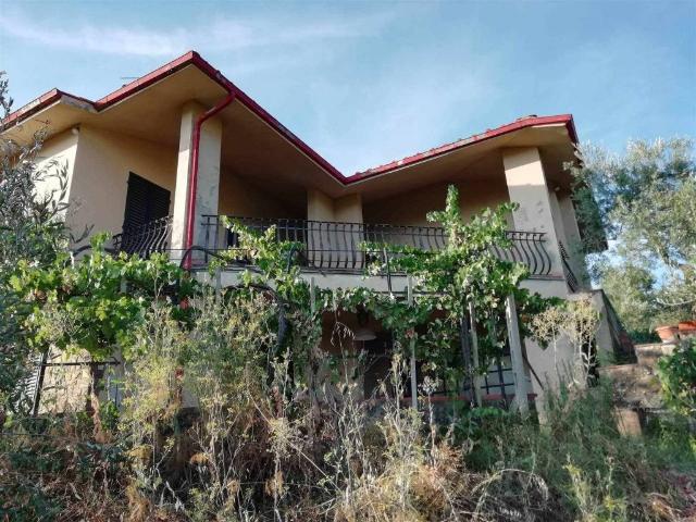 Villa Indipendente in vendita a Unione di Comuni Valdarno e Valdisieve, Reggello