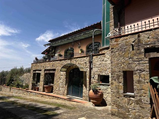 Villa Indipendente in vendita a Unione di Comuni Valdarno e Valdisieve, Reggello