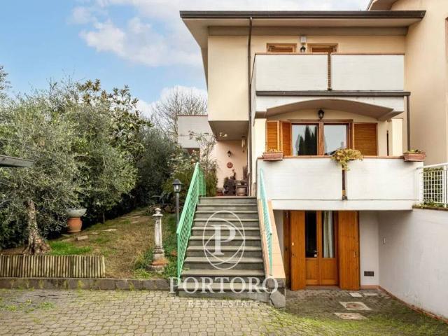 Villa Indipendente in vendita a Unione di Comuni Valdarno e Valdisieve, Reggello