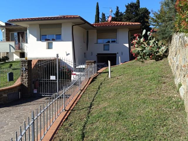 Villa Indipendente in vendita a Unione di Comuni Valdarno e Valdisieve, Reggello