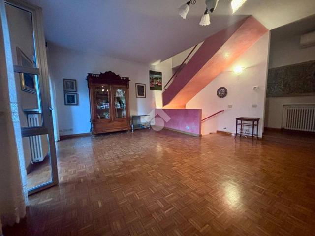 Villa Schiera in vendita a Re, Reggio Emilia
