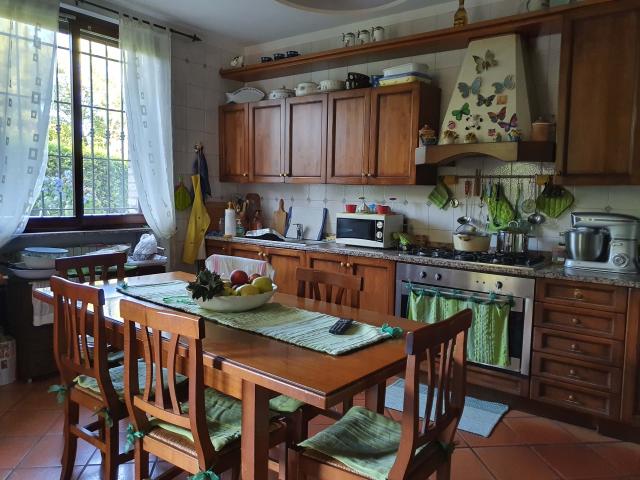 Villa Indipendente in vendita a San Francesco-Giardini Pubblici, Re