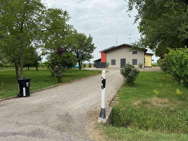Villa Indipendente in vendita a Case Nuove, Reggio Emilia