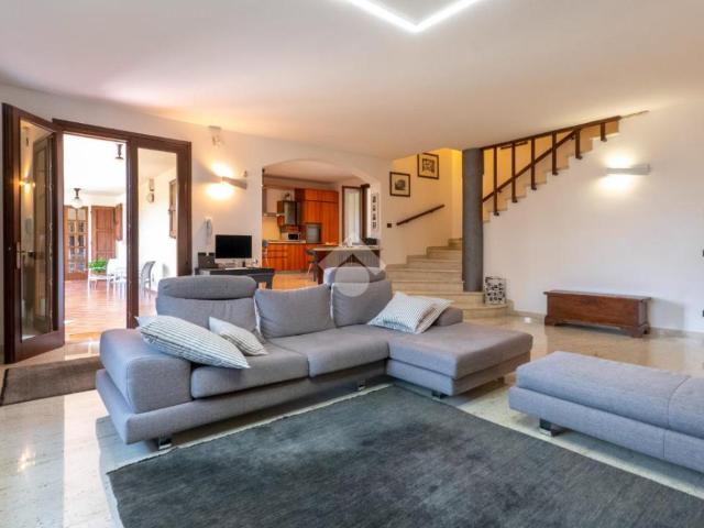 Villa Indipendente in vendita a Coviolo, Re