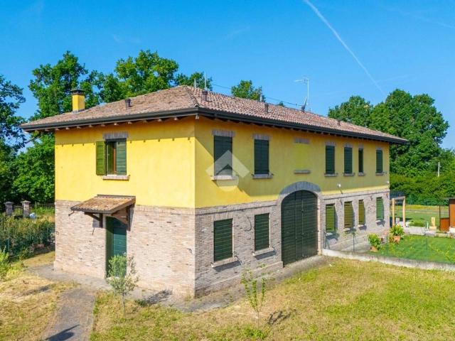Villa Indipendente in vendita a Roncina, Re