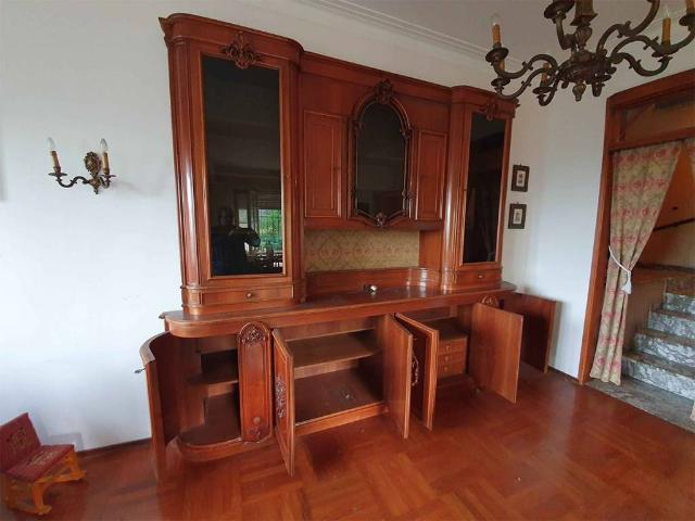 Villa Indipendente in vendita a Villaggio Stranieri-Bazzarola, Re