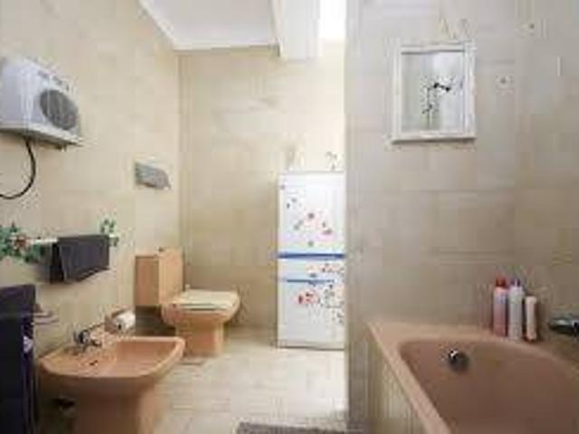 Villa Indipendente in vendita a Re, Reggio Emilia