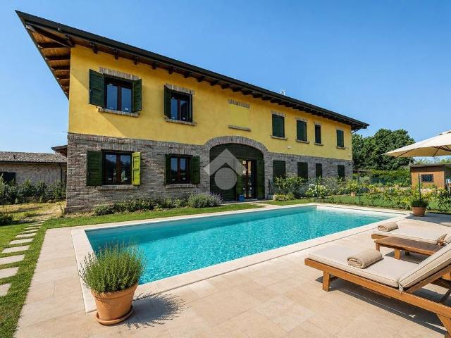 Villa Indipendente in vendita a Roncina, Re