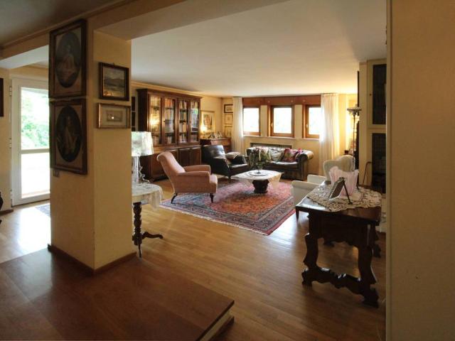 Villa Indipendente in vendita a Villaggio Olimpia, Re