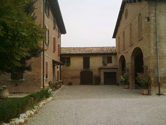 Villa Indipendente in vendita a Sabbione, Re