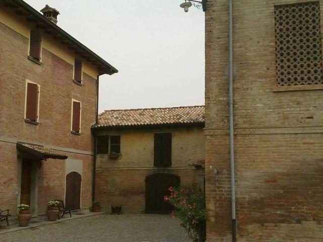 Villa Indipendente in vendita a Sabbione, Re