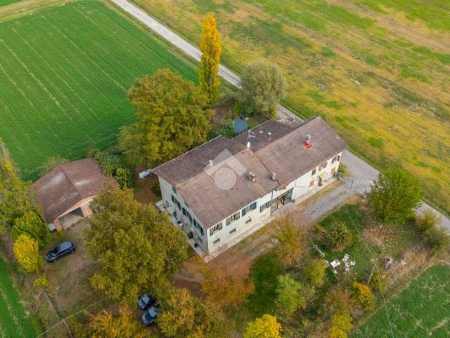 Villa Indipendente in vendita a Cella, Re