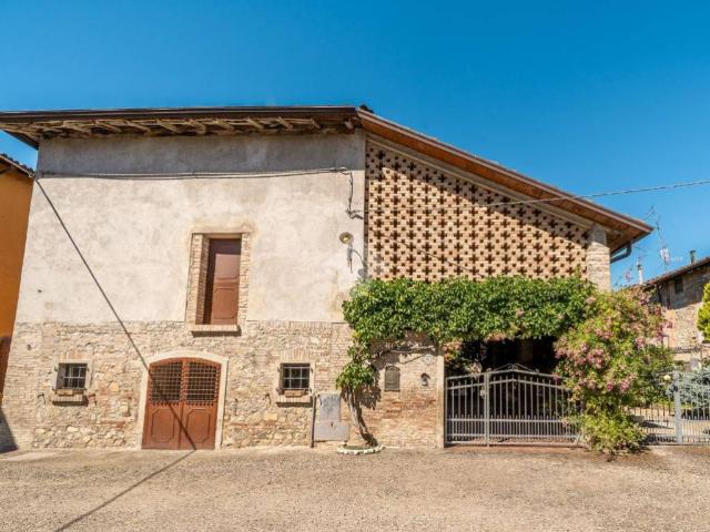 Villa Indipendente in vendita a Val d’Enza, Re