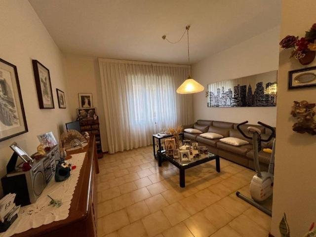 Villa Indipendente in vendita a Regina Pacis, Re