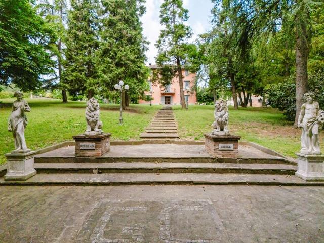 Villa Indipendente in vendita a Colline Matildiche, Re