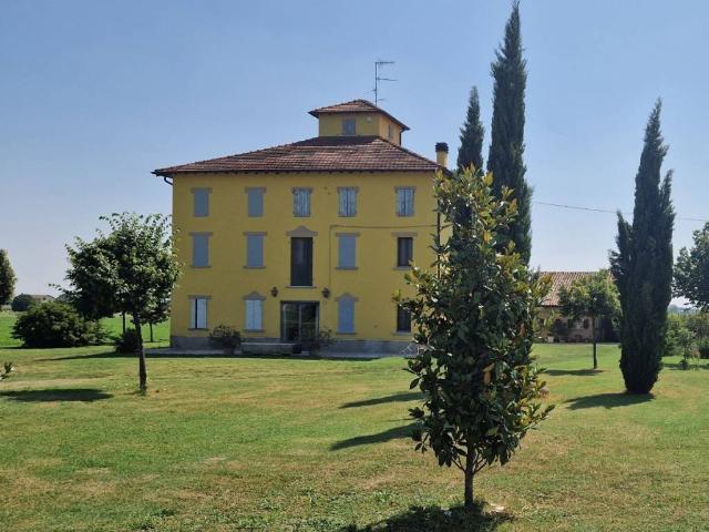 Villa Indipendente in vendita a Sesso, Re