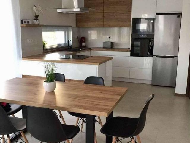 Villa Indipendente in vendita a Crocetta, Re
