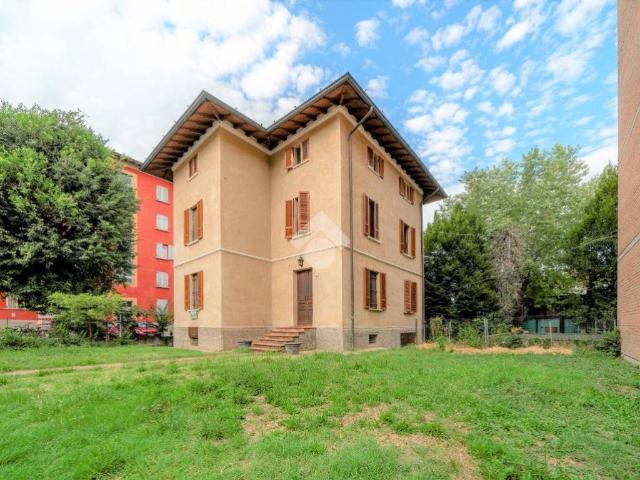 Villa Indipendente in vendita a San Francesco-Giardini Pubblici, Re