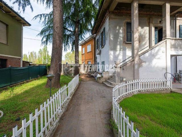 Villa Indipendente in vendita a San Pietro esterna, Re