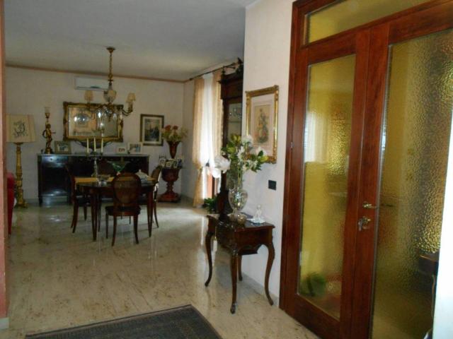 Villa Indipendente in vendita a Coviolo, Re