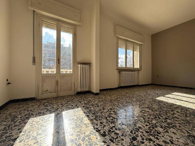 Villa Indipendente in vendita a Re, Reggio Emilia