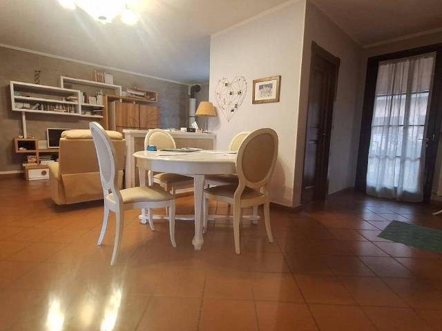 Villa Indipendente in vendita a Re, Reggio Emilia