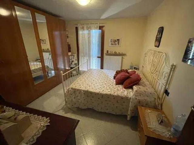 Villa Indipendente in vendita a Re, Reggio Emilia