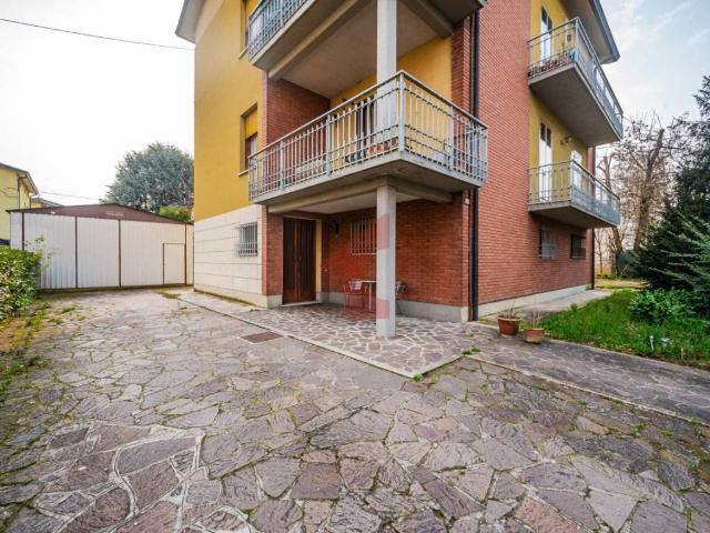Villa Indipendente in vendita a Re, Reggio Emilia