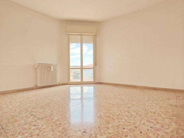 Villa Indipendente in vendita a Re, Reggio Emilia