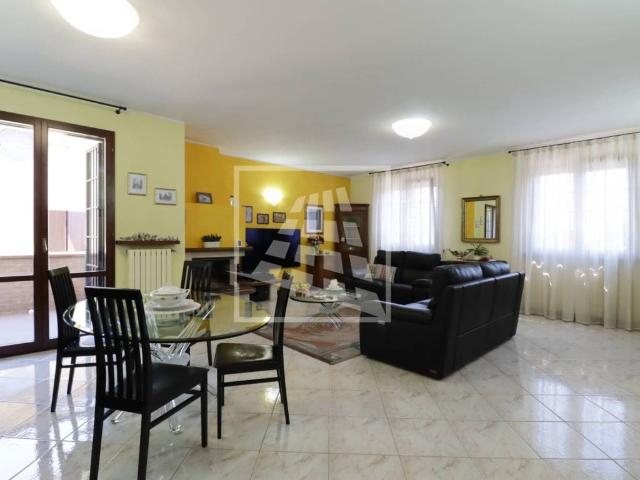 Villa Indipendente in vendita a Coviolo, Re