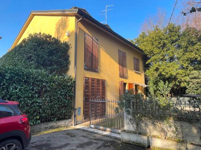 Villa Indipendente in vendita a Sant'Agostino città-Porta Castello, Re