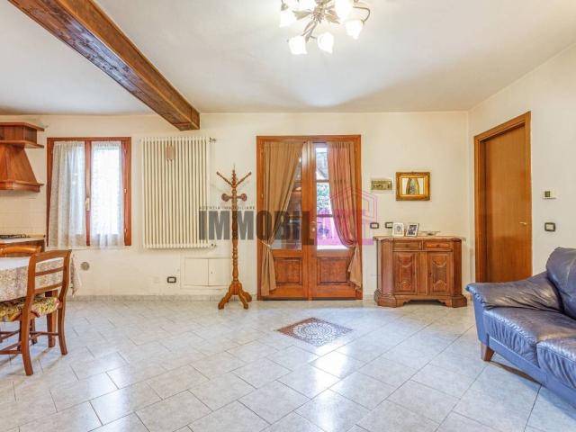 Villa Indipendente in vendita a Crocetta, Re