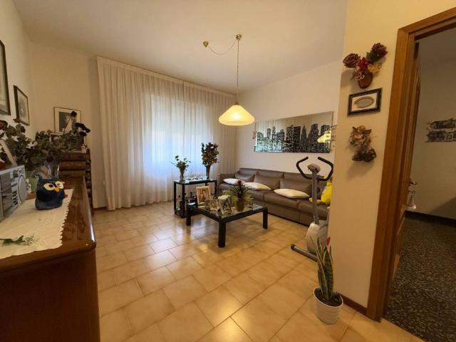 Villa Indipendente in vendita a Regina Pacis, Re