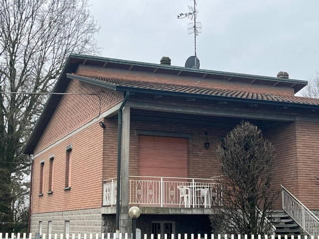 Villa Indipendente in vendita a Masone, Re