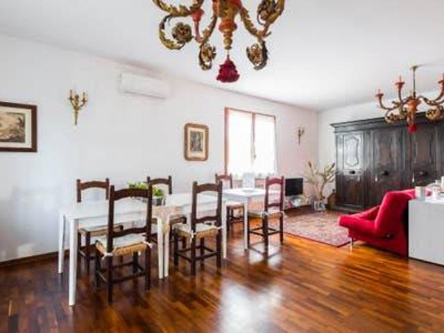 Villa Indipendente in vendita a Canali, Re