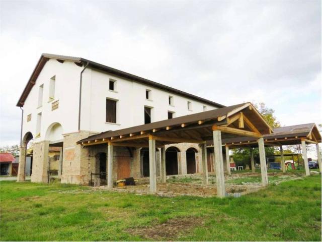 Villa Indipendente in vendita a Coviolo, Re