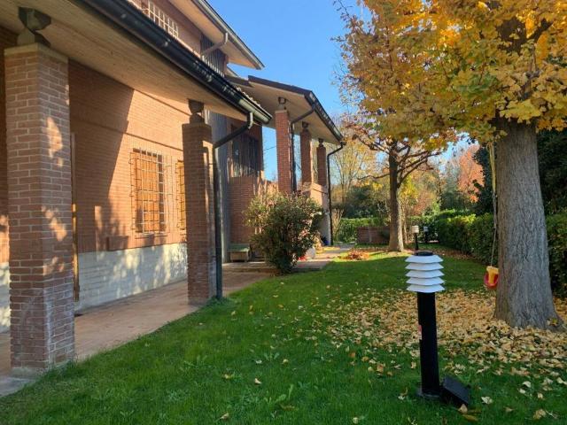 Villa Indipendente in vendita a Re, Reggio Emilia