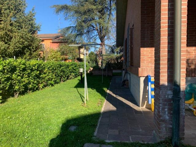 Villa Indipendente in vendita a Re, Reggio Emilia