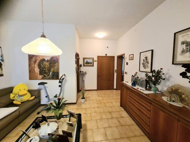 Villa Indipendente in vendita a Regina Pacis, Re
