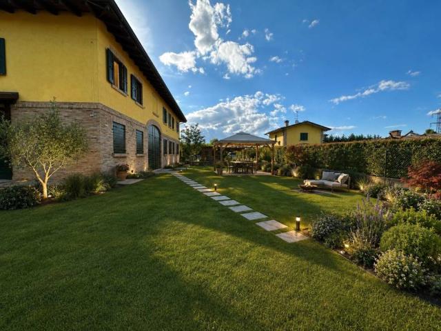 Villa Indipendente in vendita a Pieve Modolena, Re