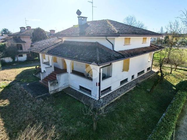 Villa Indipendente in vendita a Bassa Reggiana, Re