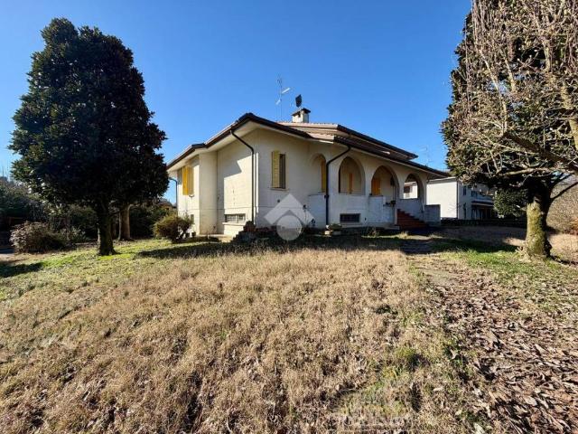 Villa Indipendente in vendita a Bassa Reggiana, Re
