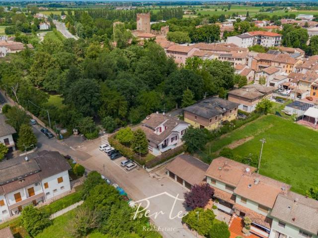 Villa Indipendente in vendita a Bassa Reggiana, Re