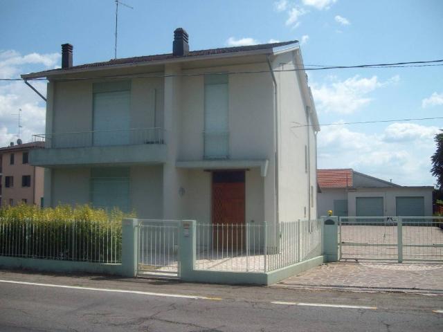 Villa Indipendente in vendita a Bassa Reggiana, Re