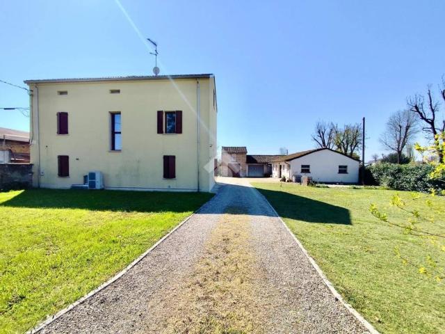 Villa Indipendente in vendita a Bassa Reggiana, Re