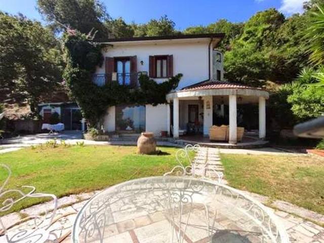 Villa Indipendente in vendita a Reitano, Messina