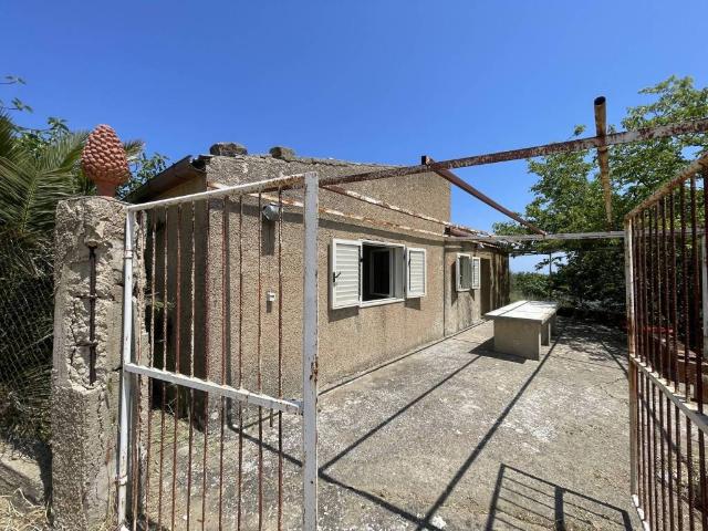Villa Indipendente in vendita a Reitano, Sicilia