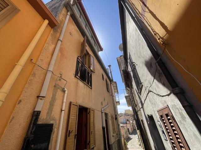 Villa Indipendente in vendita a Reitano, Sicilia